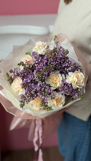 Дуо-букет с сиренью и гвоздиками