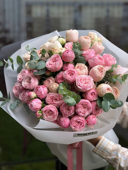 Дуо-букет с пионовидными розами "Mansfield Park" и эвкалиптом