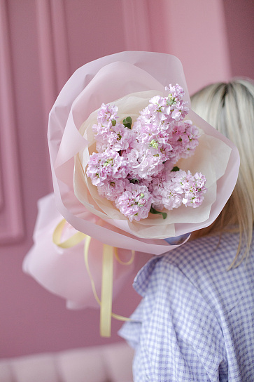 Монобукет с душистой маттиолой 