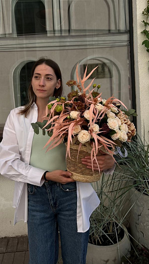 Композиция в корзине "Вихрь чувств"