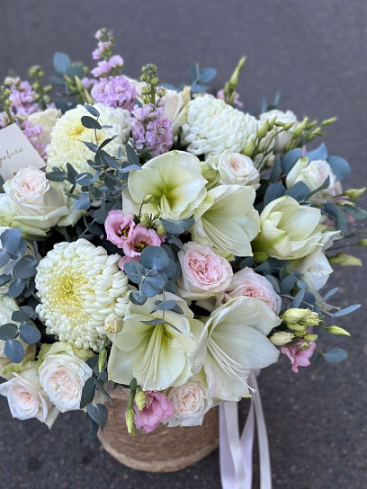 Композиция в корзине "Нежные чувства"