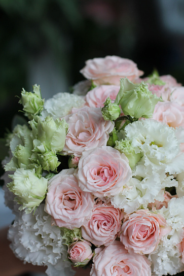 Бело-розовый букет невесты