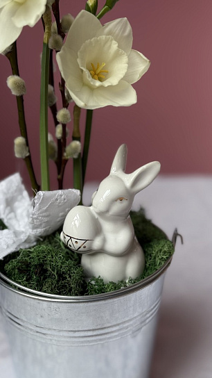 Пасхальная композиция в ведерке