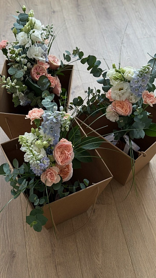 Цветочная подписка Букет размер L (4 букета)