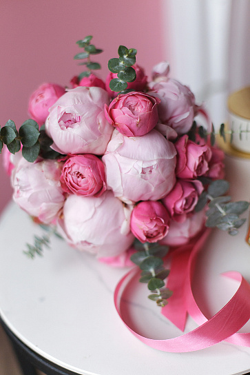 Букет невесты с пионами