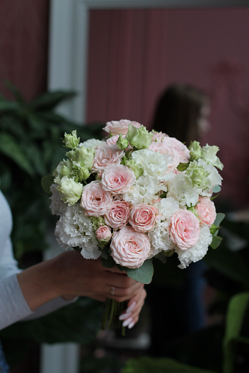 Бело-розовый букет невесты