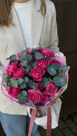 Дуо-букет с пионовидными розами и эвкалиптом