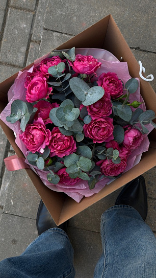 Дуо-букет с пионовидными розами и эвкалиптом