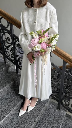 Свадебный букет с розовыми пионами