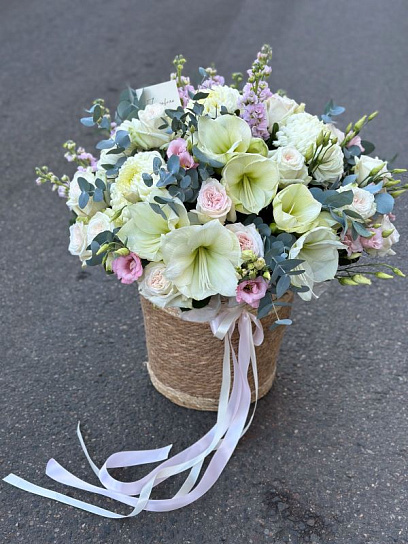 Композиция в корзине "Нежные чувства"