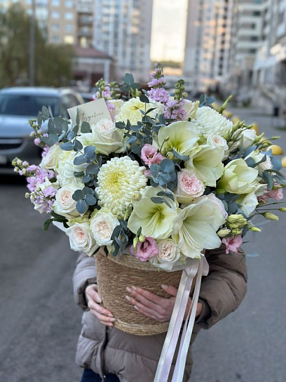 Композиция в корзине "Нежные чувства"