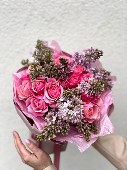 Дуо-букес с пионовидной кустовой розой  Сильва Пинк (Silva Pink) и сиренью