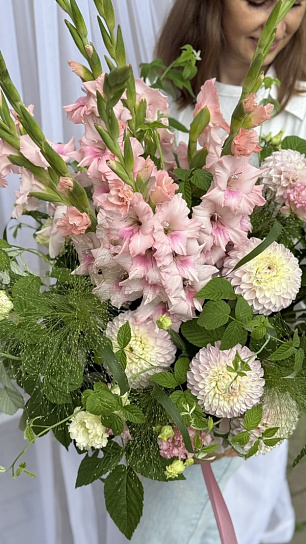 Композиция в корзине " Летний сад"