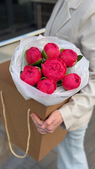 Монобукет из пионов Корал Шарм 