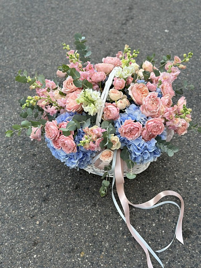 Композиция в корзине "Летний рассвет"