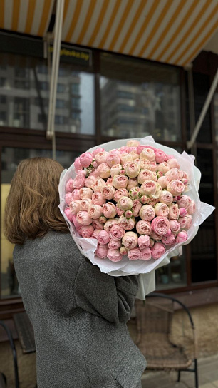 Монобукет из эксклюзивных роз Менсфилд Парк (Mensfild Park)