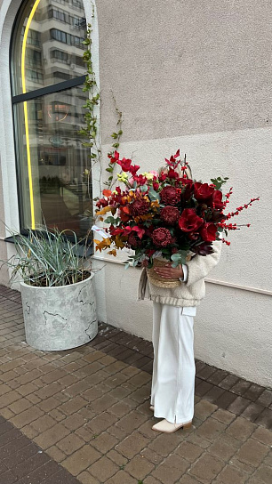 Композиция в корзине "Прогулка по Флоренции"