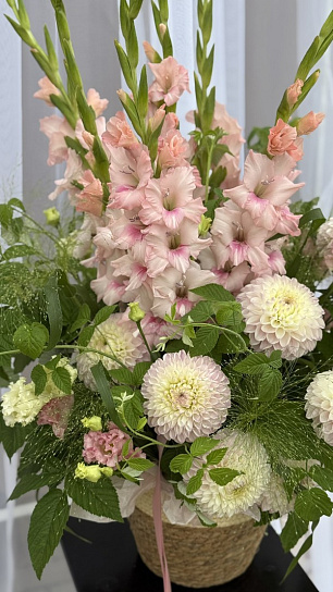 Композиция в корзине " Летний сад"