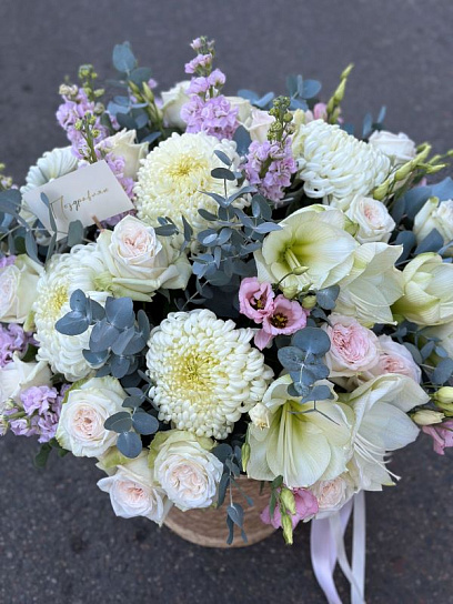 Композиция в корзине "Нежные чувства"