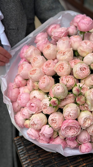 Монобукет из эксклюзивных роз Менсфилд Парк (Mensfild Park)