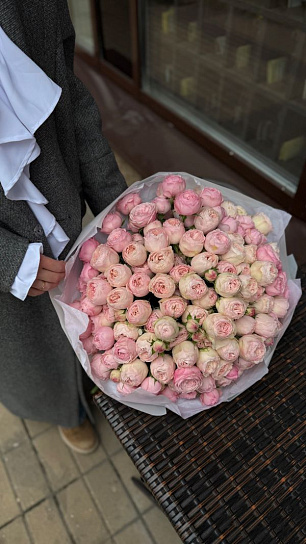 Монобукет из эксклюзивных роз Менсфилд Парк (Mensfild Park)